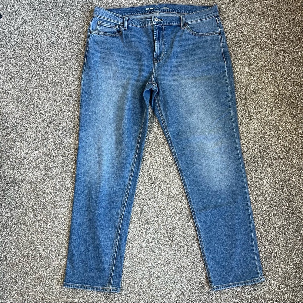 Old Navy Medium Wash Mid Rise Wow Boyfriend Straight Leg Jeans, Size 14